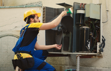 Chiller and FCU maintenance service under HVAC AMC contract Dubai UAE